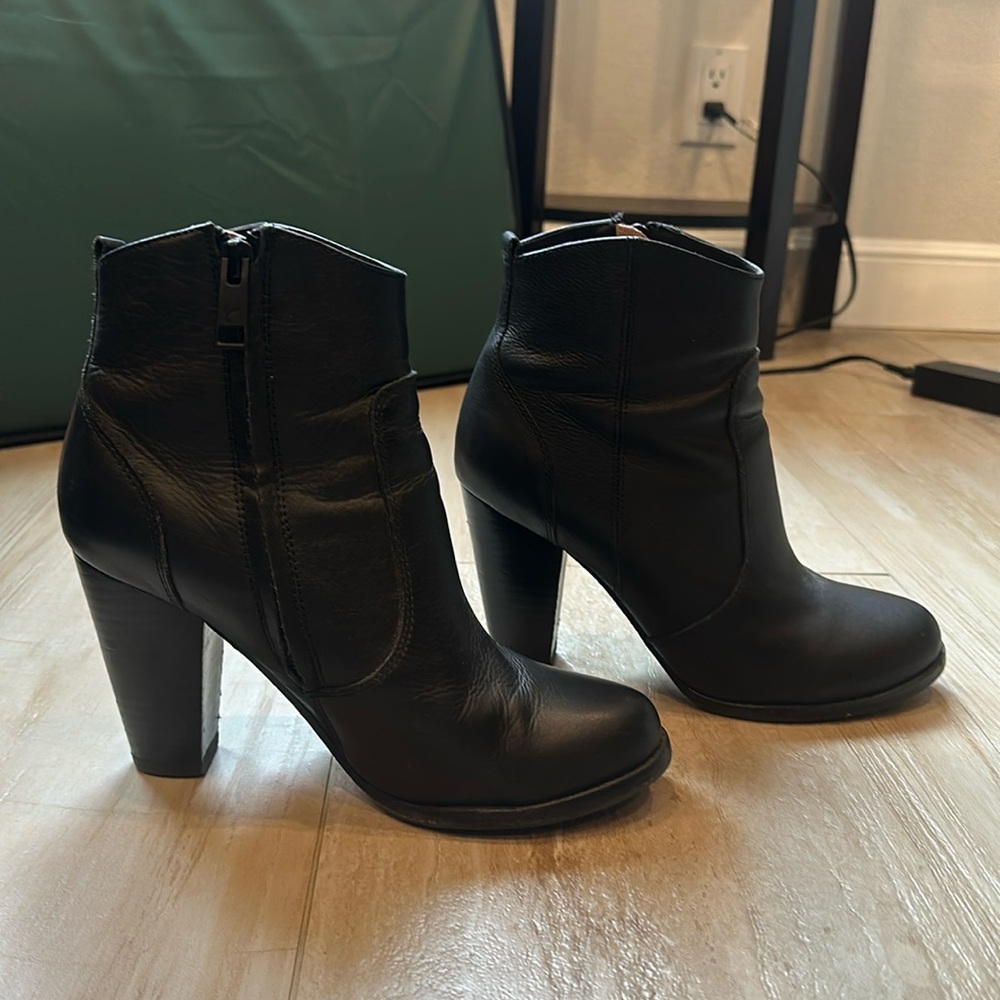 Joie black leather heeled ankle boots (size 37.5)